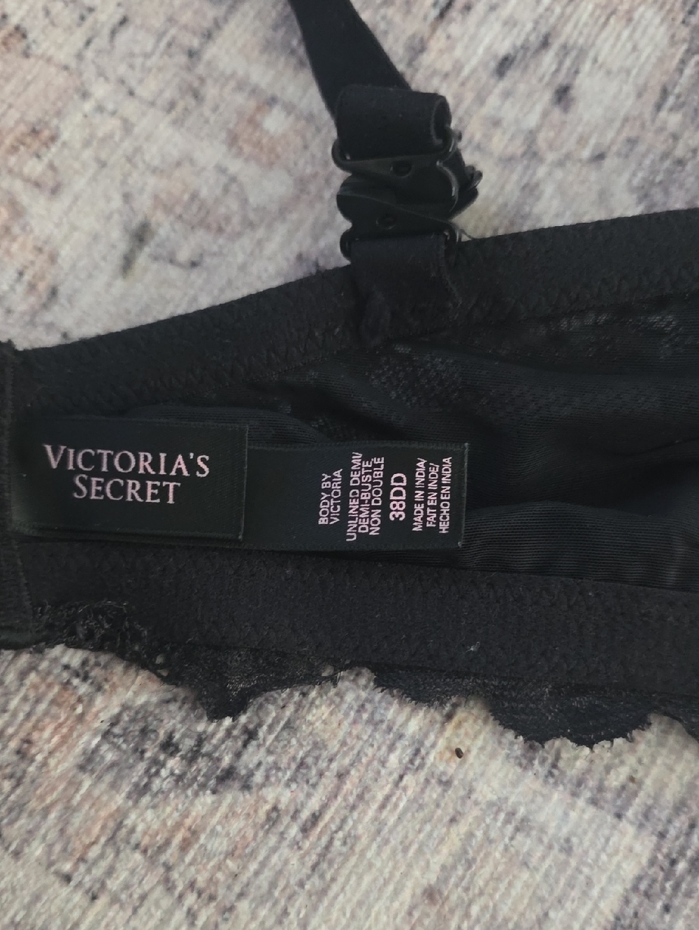 Victoria's Secret Black Lace Underwire Bra - Picture 3 of 3